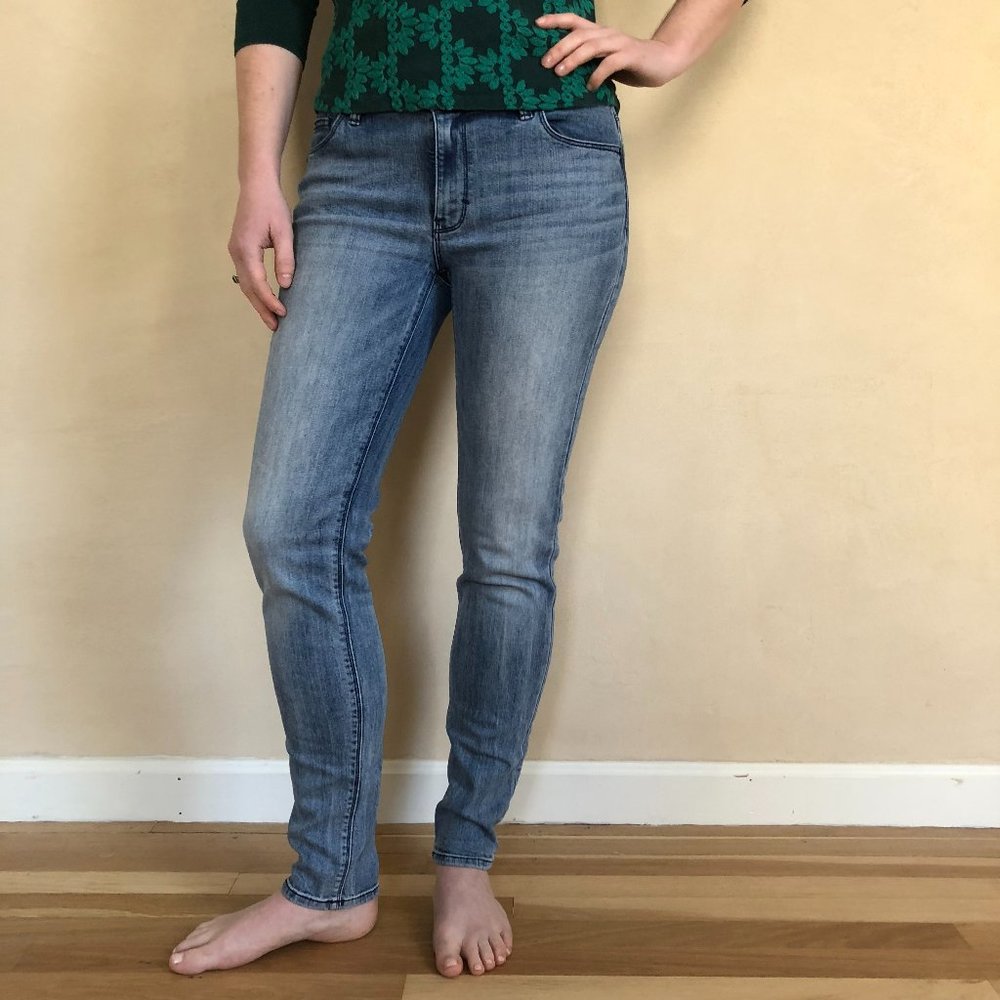 White House | Black Market The Skinny Jean